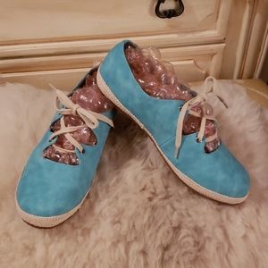 Sofwear by Beacon Sneakers Size 10